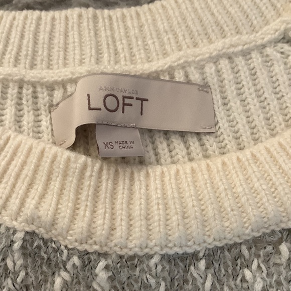 LOFT grey and white sweater XS NEW CONDITION - Picture 2 of 4